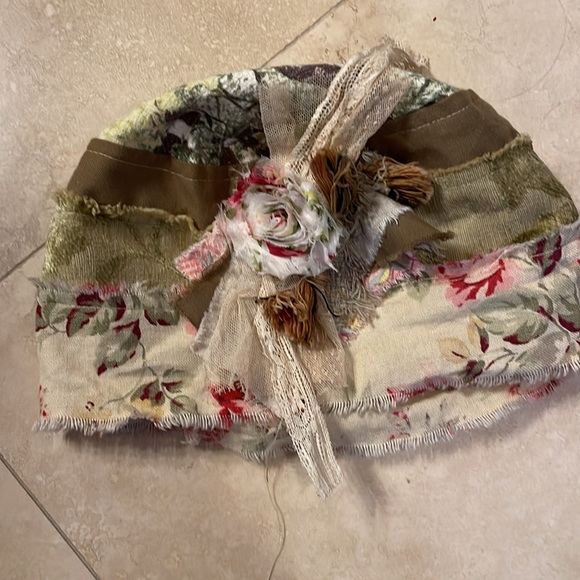 Handmade hat - Picture 3 of 3